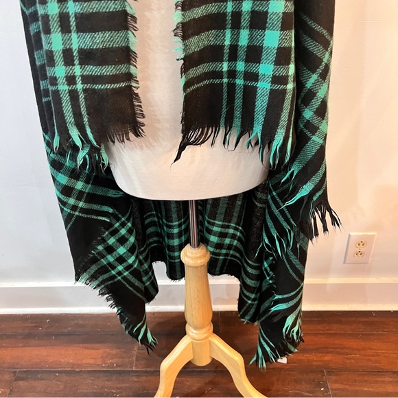 Oversized Classic Plaid Cozy Blanket Scarf Wrap Fringe Trim - Picture 9 of 10